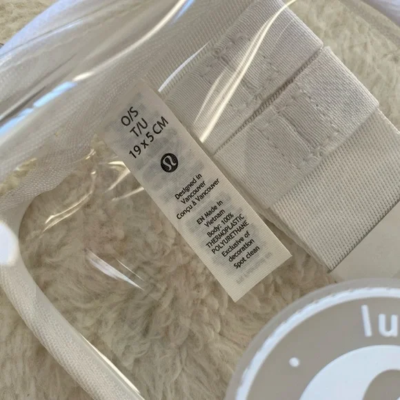 ルルレモン　日本未入荷　Clear Belt Bag 1L Logo ビニール Everywhere Belt Bag 1L *Clear | Men's Bags,Purses,Wallets